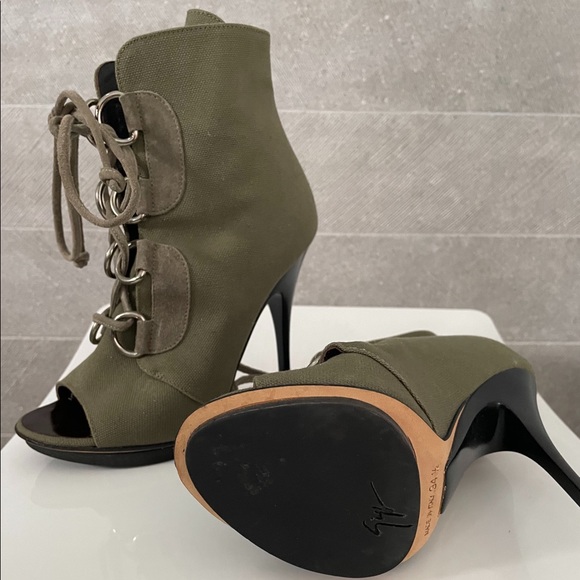 Stylish Lace-Up High Heel Ankle Boots - Picture 6 of 7
